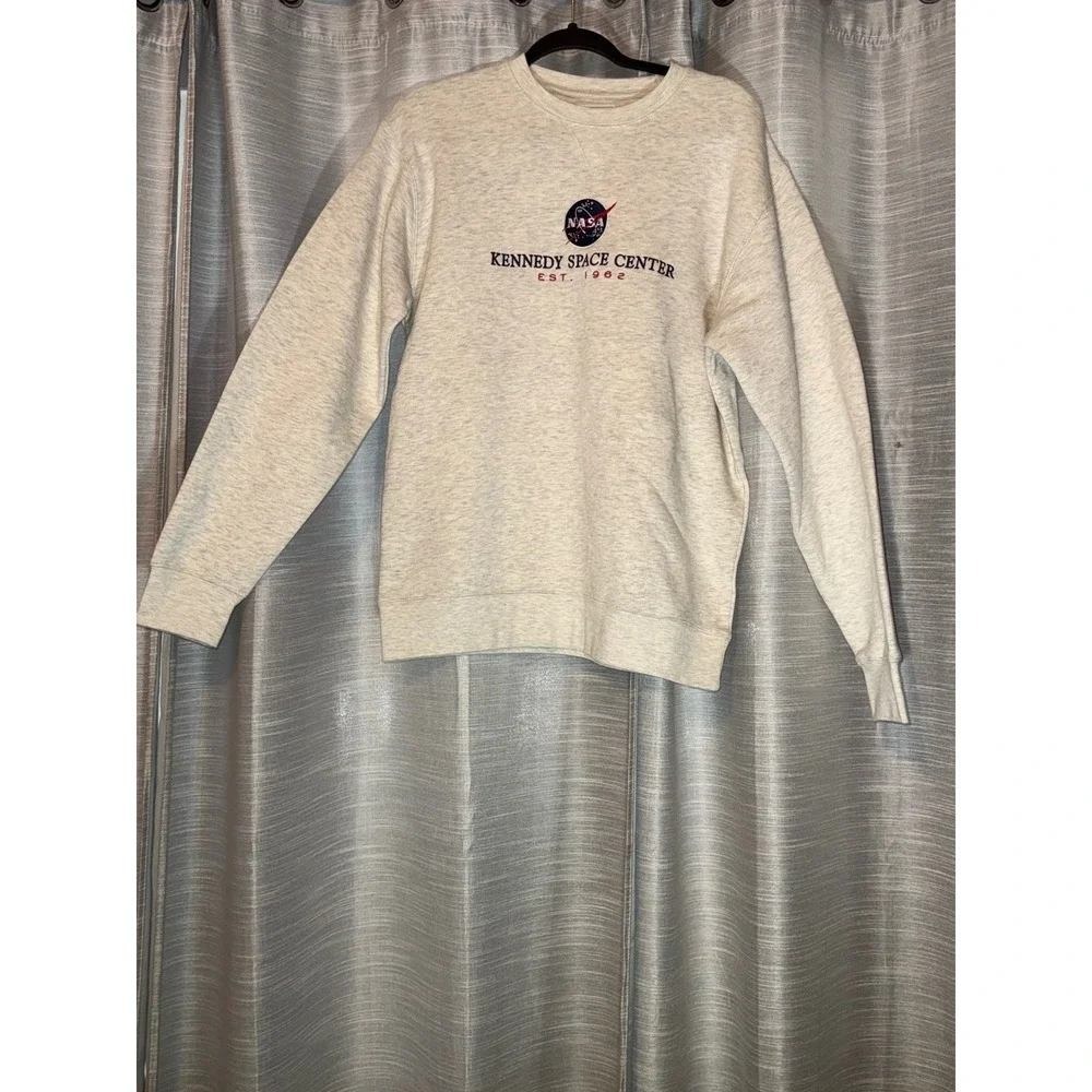VTG NASA Kennedy Space Center Pullover Unisex Cream Sweatshirt Sz M Cotton Blend